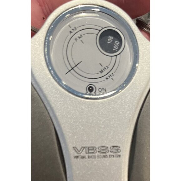 VBSS Virtual Bass Sound System AM/FM Mini Radio Stereo Portable Workout Jog Run - Picture 2 of 4